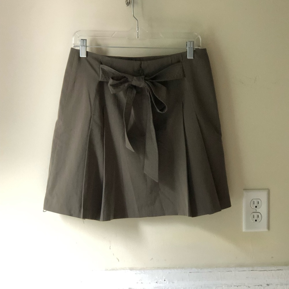A-line Olive Pleated Mini Skirt with a Bow